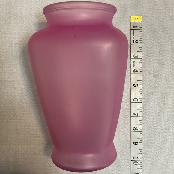 Vintage Pink Frosted Glass Vase USA Made - EUC - Picture 9 of 10